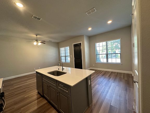 5th image of 2225 Pinnacle Ln #2225