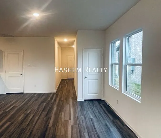 1707 Chapel Hill Rd — Photo 5