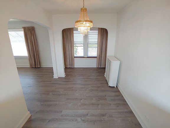 5th image of 5805 W Barry Ave #3W
