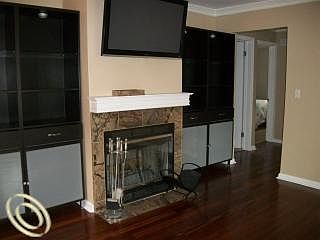 3rd image of 1009 Englewood Ave