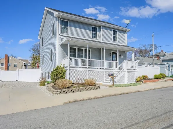 138 Sprague St, Fall River, MA 02724