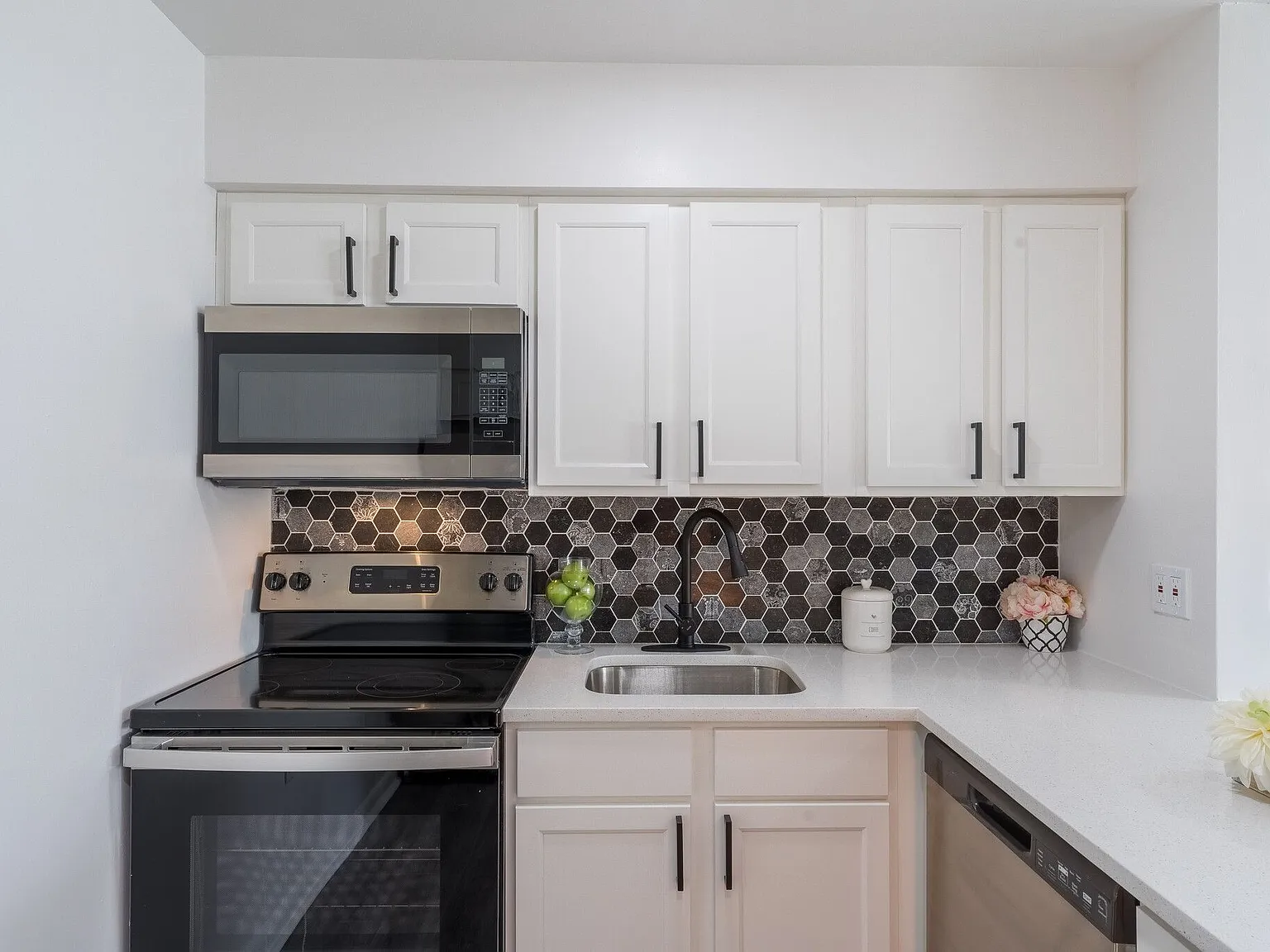 Ridgeview Apartments — Photo 2