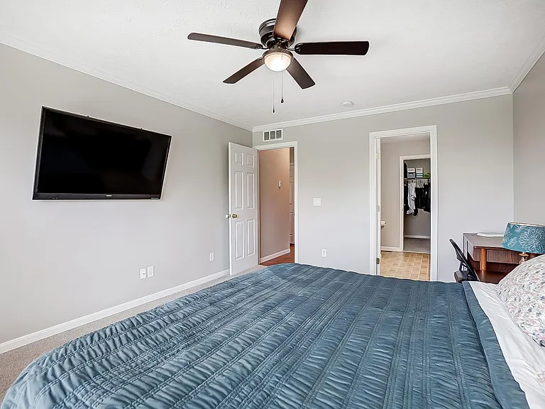 1442 Observatory Dr — Photo 20