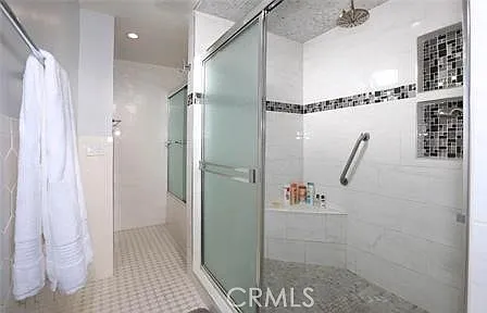 1125 N Heliotrope Dr — Photo 11