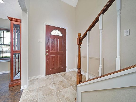 5th image of 20015 Jasperwood Cir