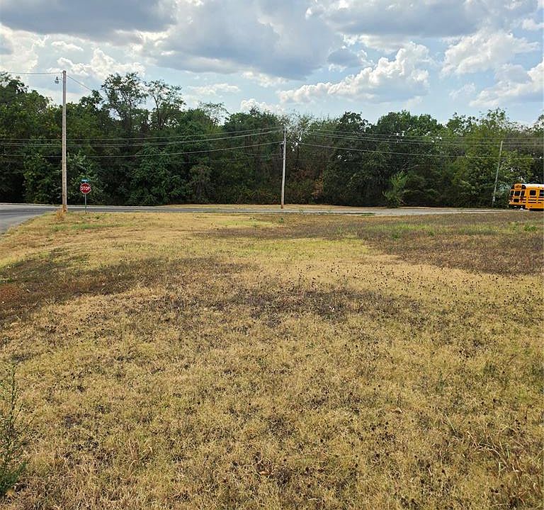 2nd image of 549 Main St