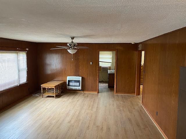2nd image of 901 Princeton Rd