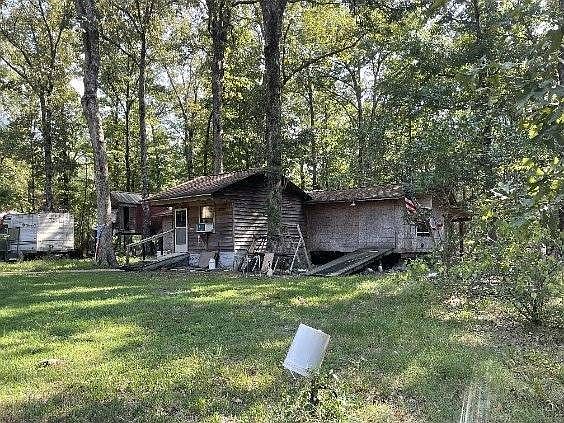 1st image of 220 Pinewood Rd