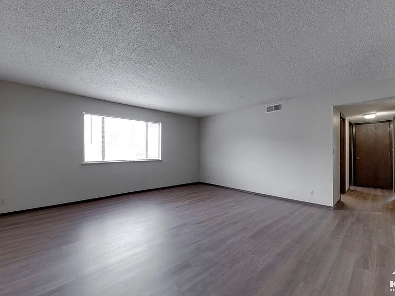 Pheasant Run Apartments — Photo 7