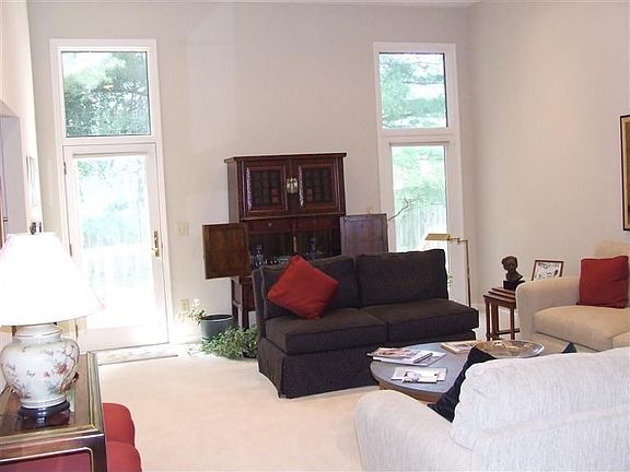 4th image of 124 Copperfield Dr