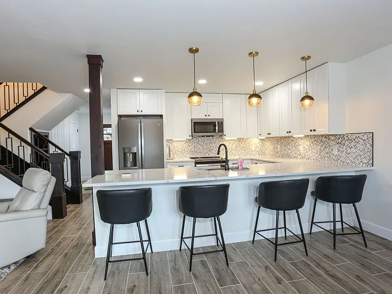 6 Southface Dr — Photo 2