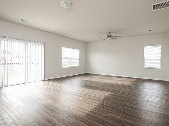 4th image of 107 Shire Dr