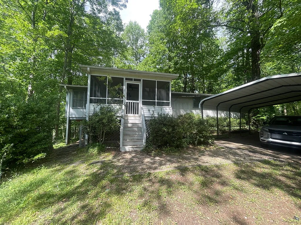 3 bed, 2.0 bath, $1,750 — Photo 1