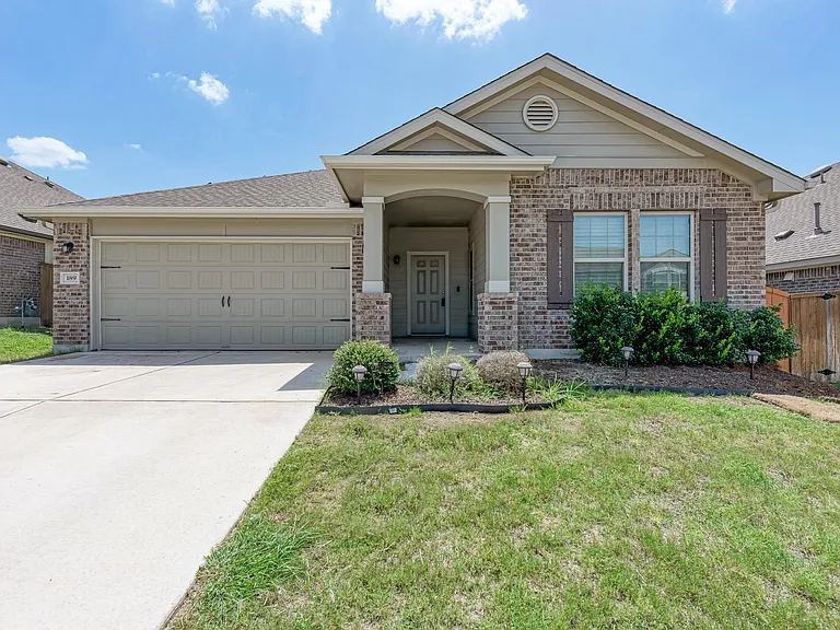 189 Tailwind Dr — Photo 2