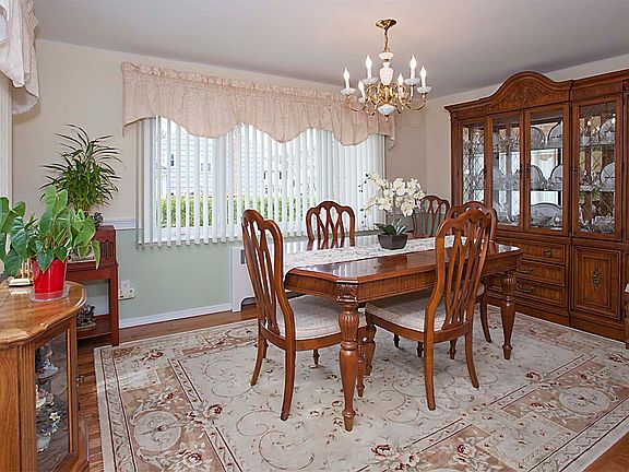 4th image of 24 Barnwell Dr