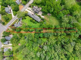 106 Solon Rd, Chagrin Falls, OH 44022