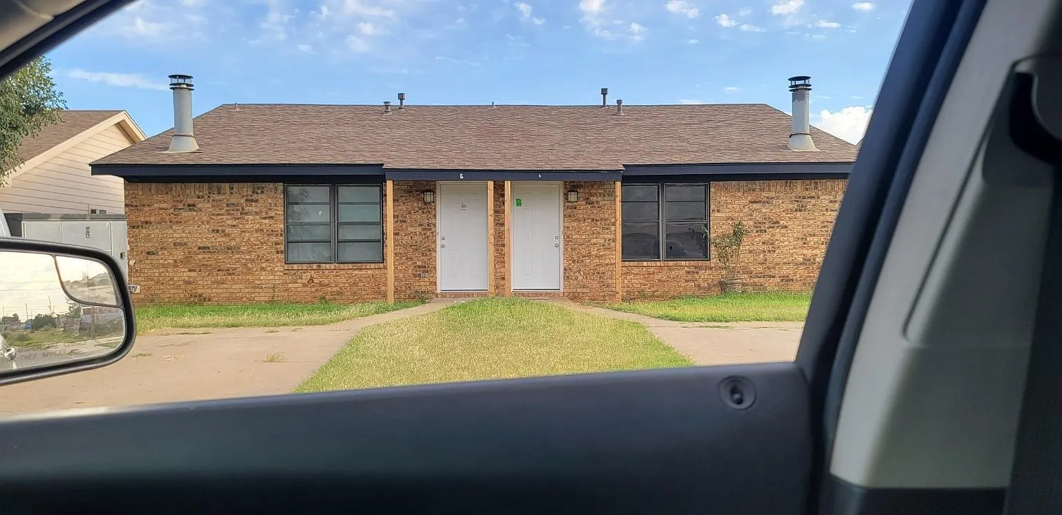 2 bed, 940 sqft, $1,450 — Photo 1