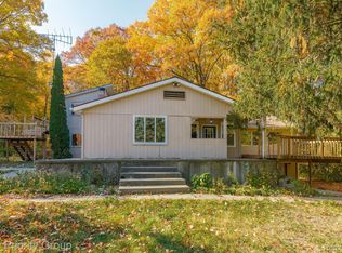 6204 Belford Rd, Holly, MI 48442
