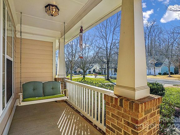 3rd image of 502 Walden Park Dr