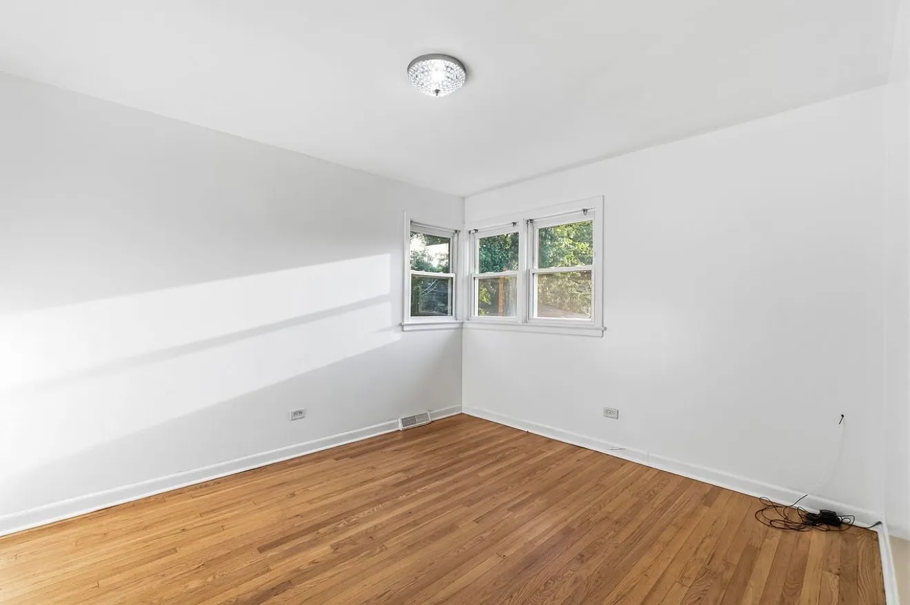 8344 Kedvale Ave — Photo 4