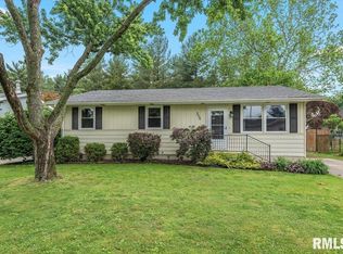 204 Willow Ln, Springfield, IL 62707