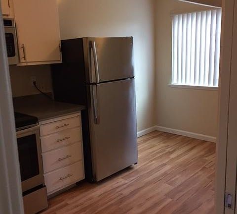 STAINLESS STEEL APPLIANCES