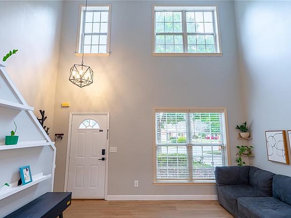 5th image of 2830 Commonwealth Cir #77