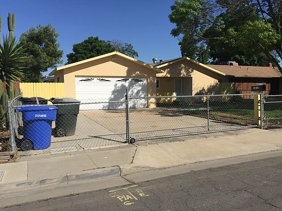 4th image of 1215 Edgewood Dr
