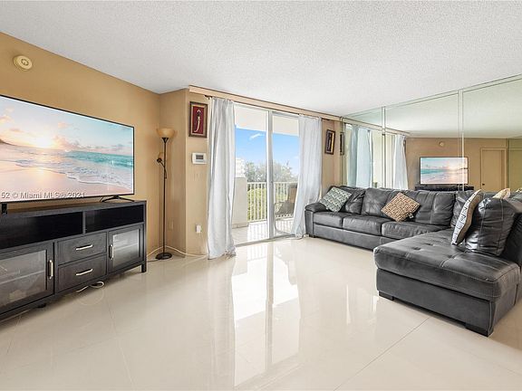 4th image of 1200 NE Miami Gardens Dr APT 615W