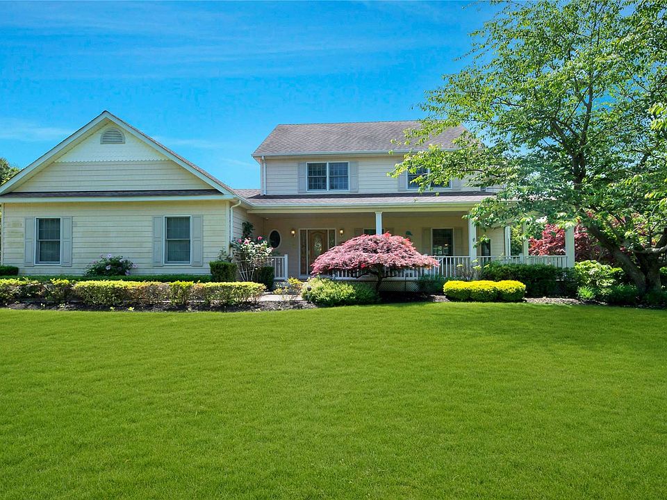 217 Landing Lane, Calverton, NY 11933 Zillow