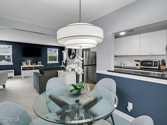 4th image of 160 Manor Drive