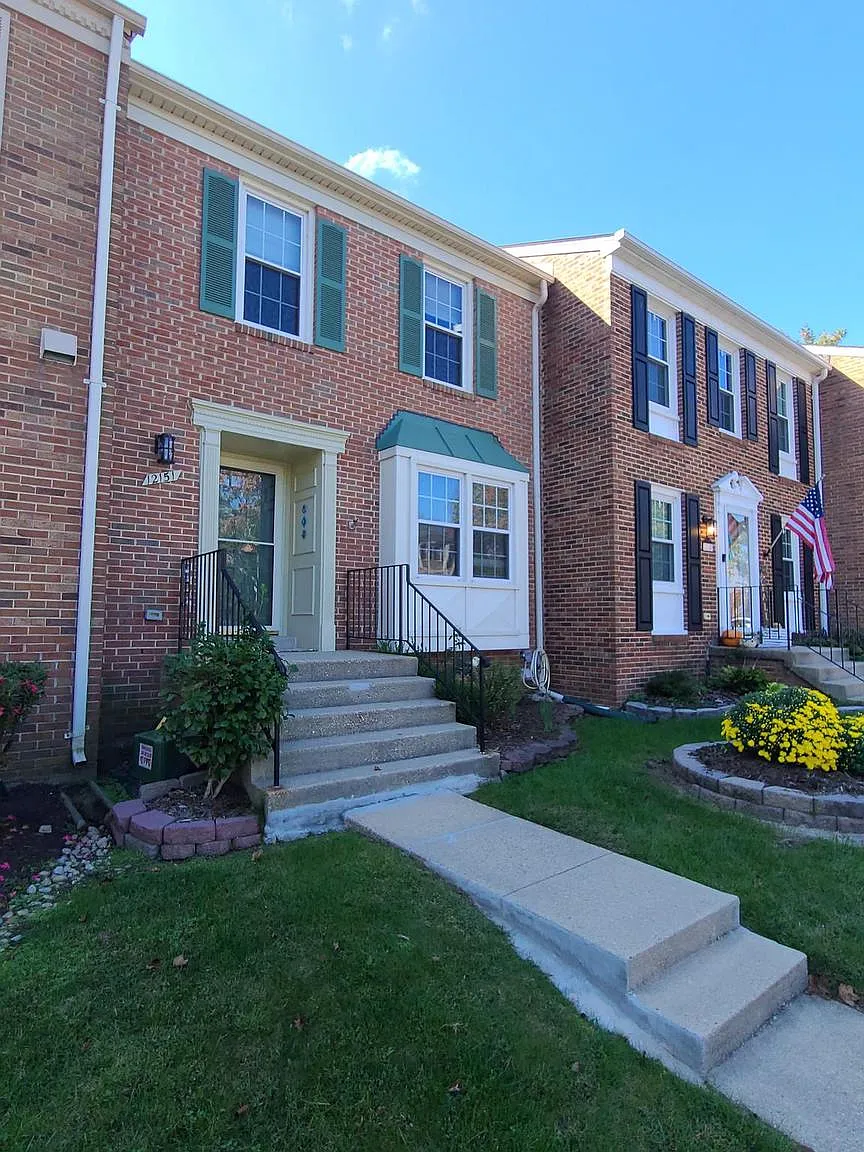 3 bed, 3.5 bath, 1865 sqft, $2,700 — Photo 2