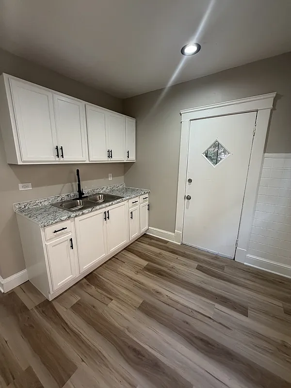 2 bed, 1.0 bath, 780 sqft, $1,250 — Photo 4