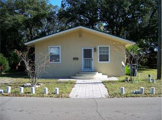 924 S 9th St, Fernandina Beach, FL 32034