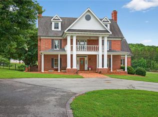 8350 Holler Farm Rd, Clemmons, NC 27012