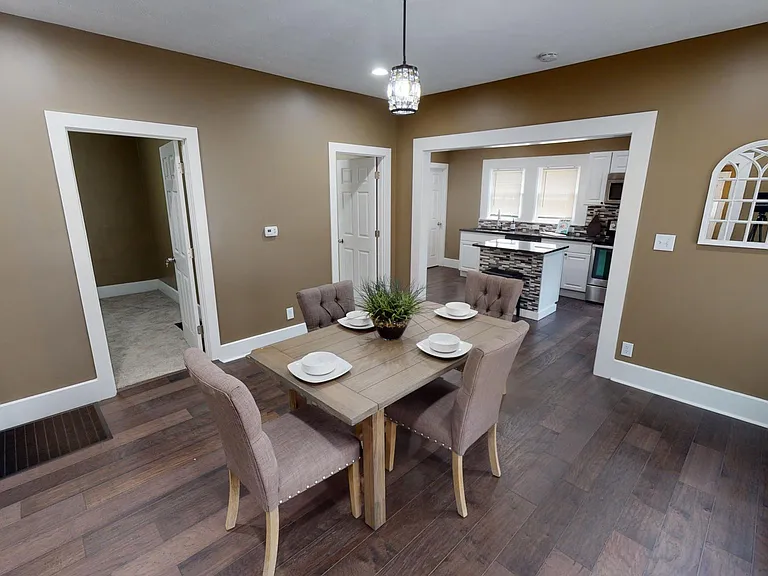 917 N Parker Ave — Photo 4