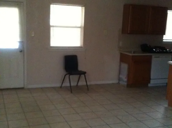 3032 8th Ave N, Texas City, TX 77590