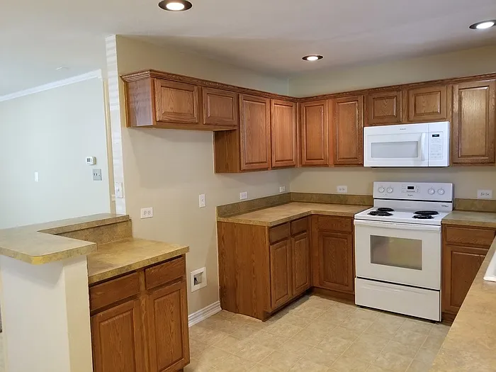 709 Pride Ct — Photo 7