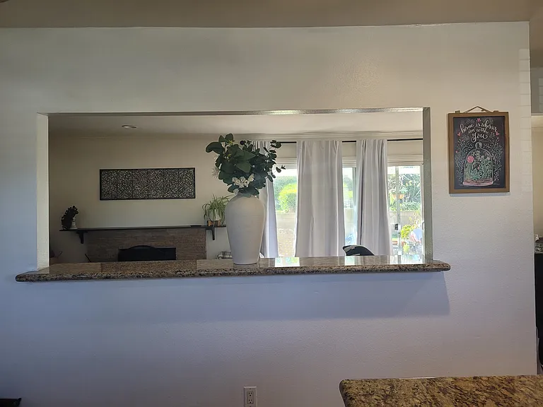 639 Calle Tulipan — Photo 6