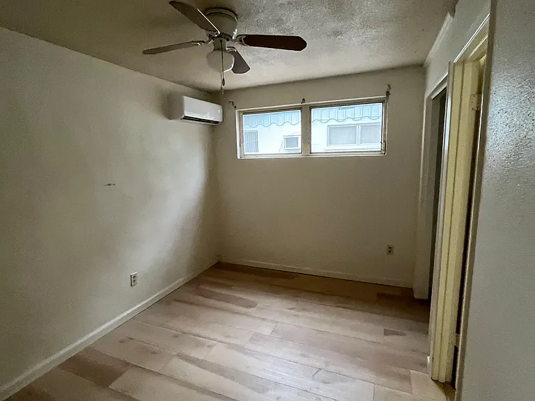 60 Yacht Club Dr NE #10 — Photo 7