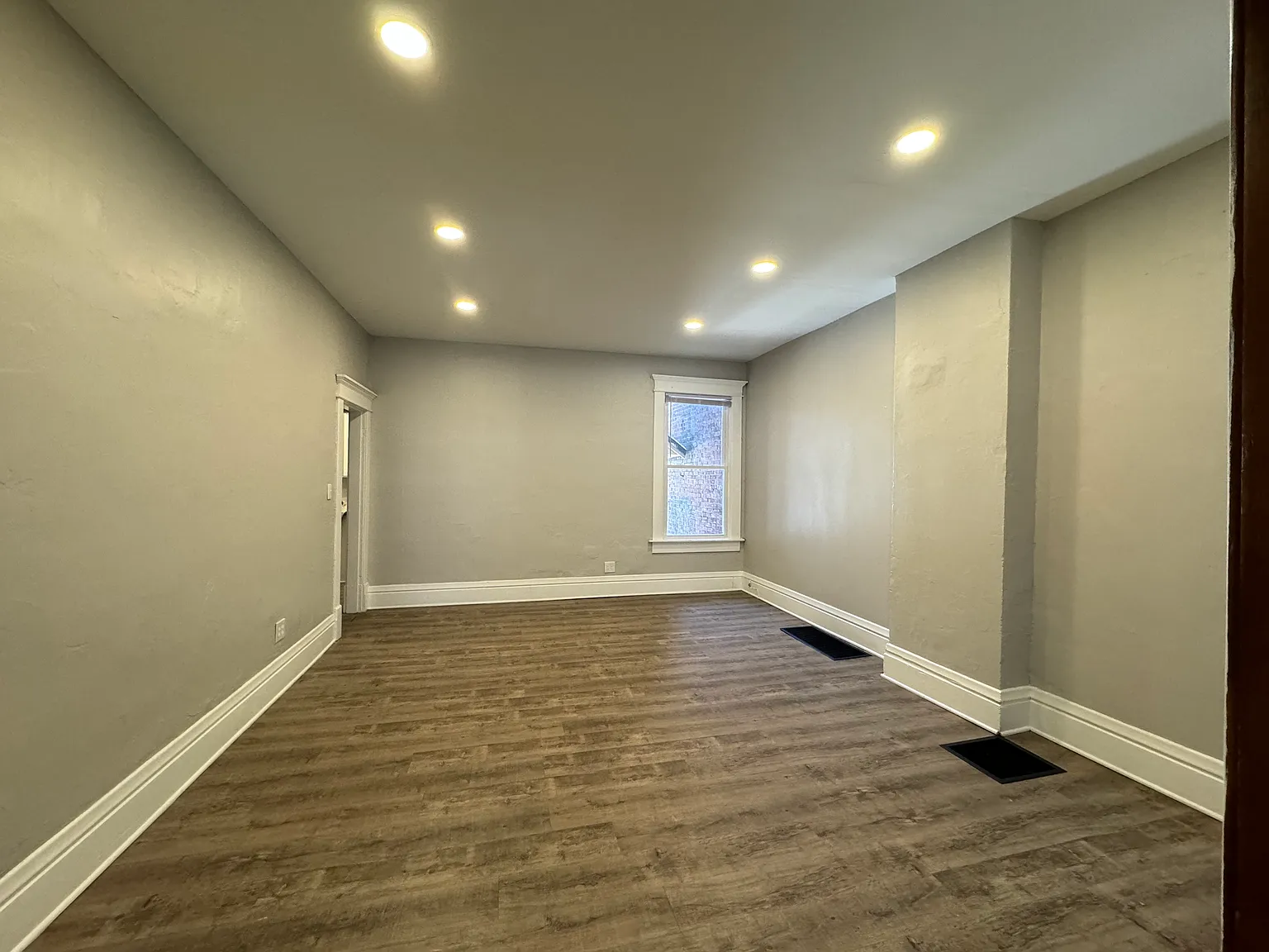 3 bed, 1408 sqft, $1,390 — Photo 1