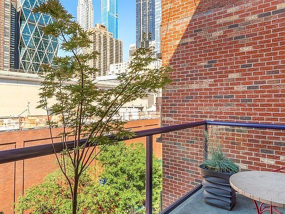 4th image of 350 W 53rd St APT 6H