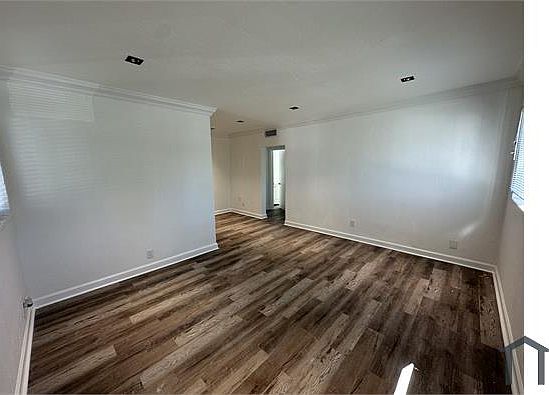 3rd image of 1949 NE 172nd St #9