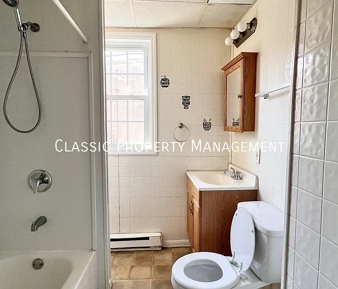 1832 W 3rd St — Photo 1