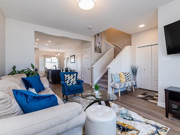 5th image of 233 Desrochers Blvd SW