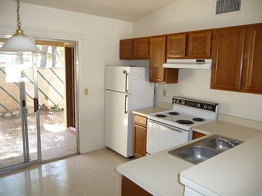 4th image of 3630 E Flower St APT 112