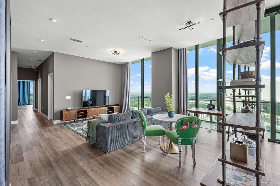 next background image