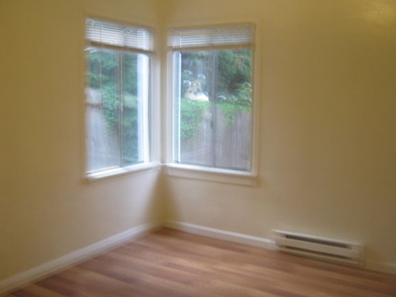 4th image of 223 Alden St
