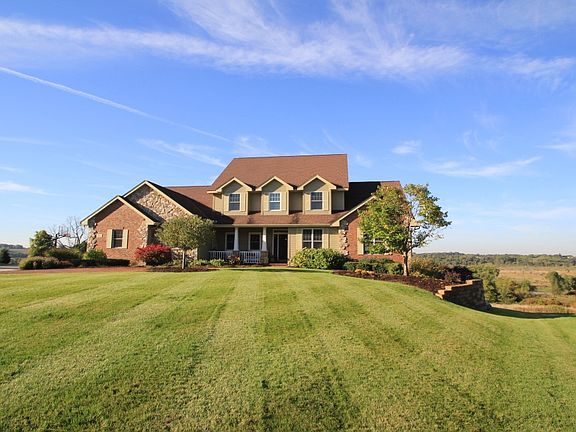 Home with Conservancy Backdrop