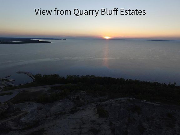 2nd image of 17 Quarry Bluff Ct